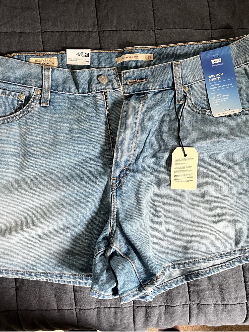 Levi's Women's 80s Mom Jean Shorts